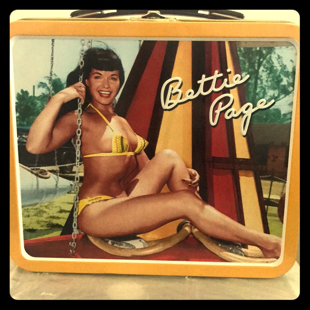 RARE Bettie Page Pinup Girl metal lunchbox